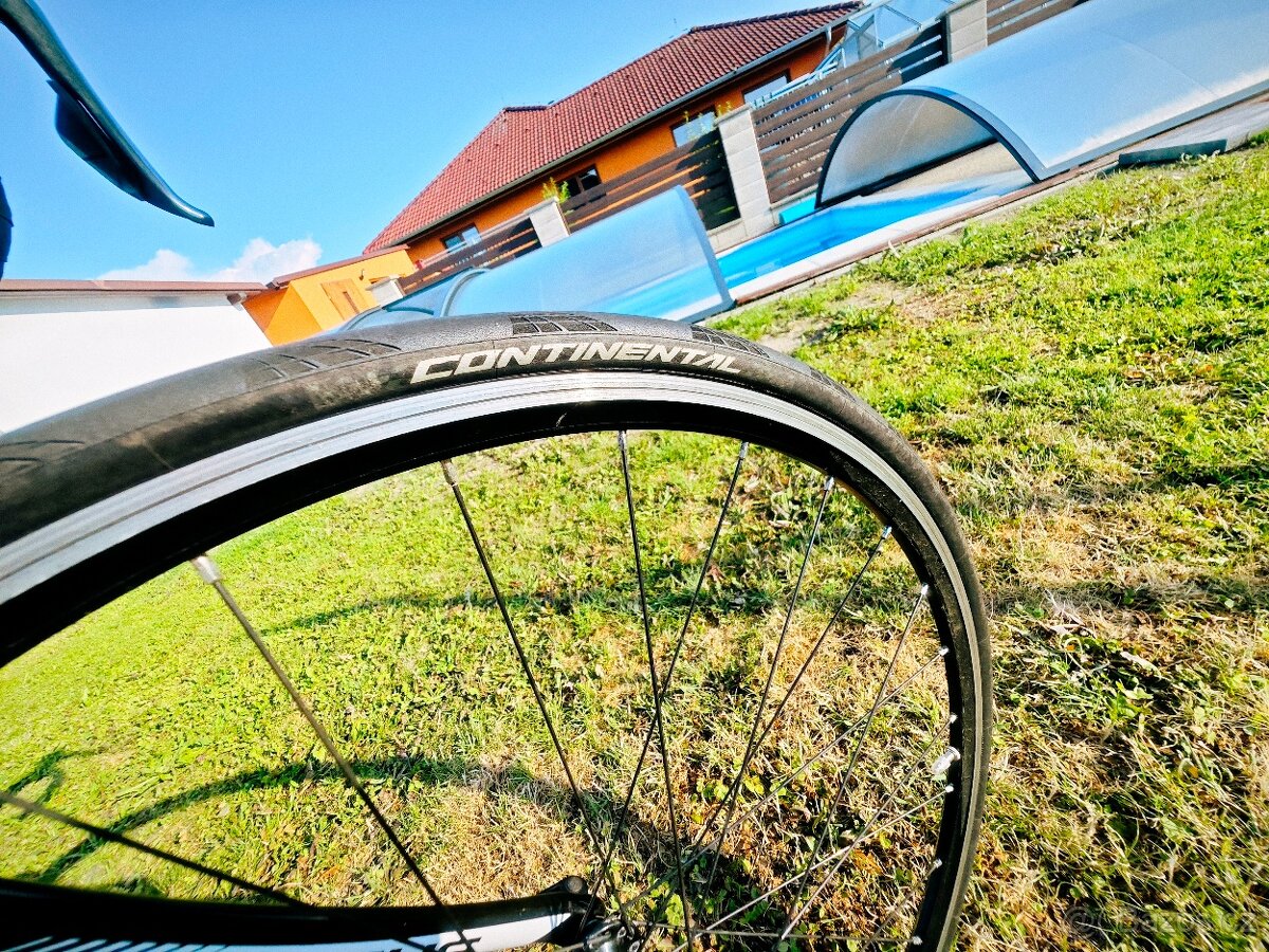 Silniční kolo Focus Cayo - 14