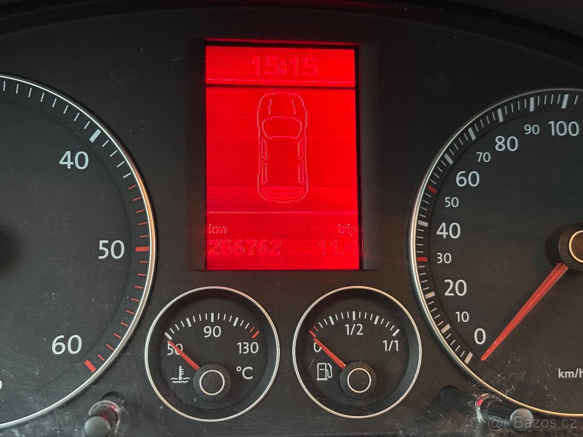 VW Touran 2010, 2.0 TDI, 103kw, 7mist. Cele v Kuzi - 14