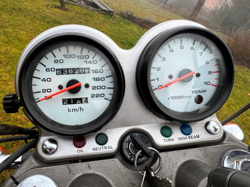 Suzuki VX, Ducati 750, Yamaha FZR, TRX - 14