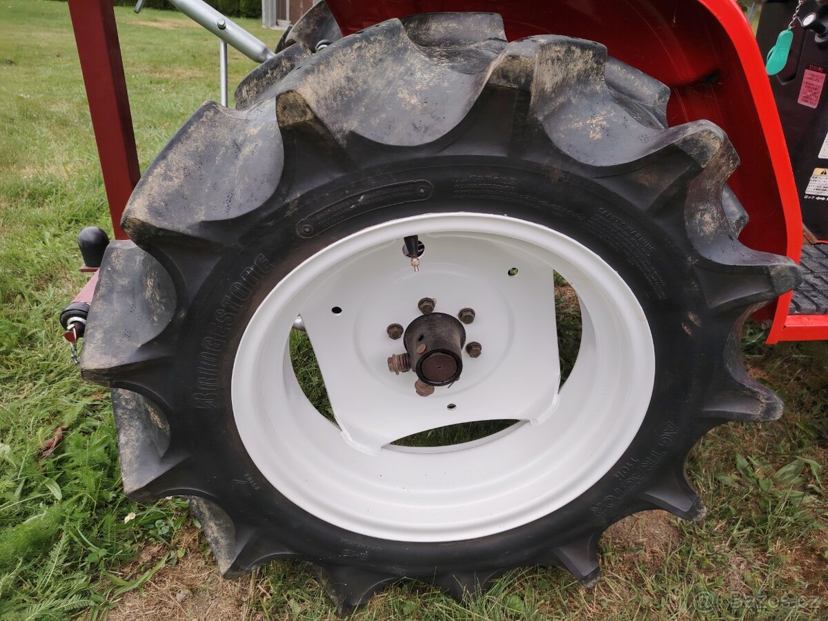 Malotraktor Mitsubishi + vlečka - 14