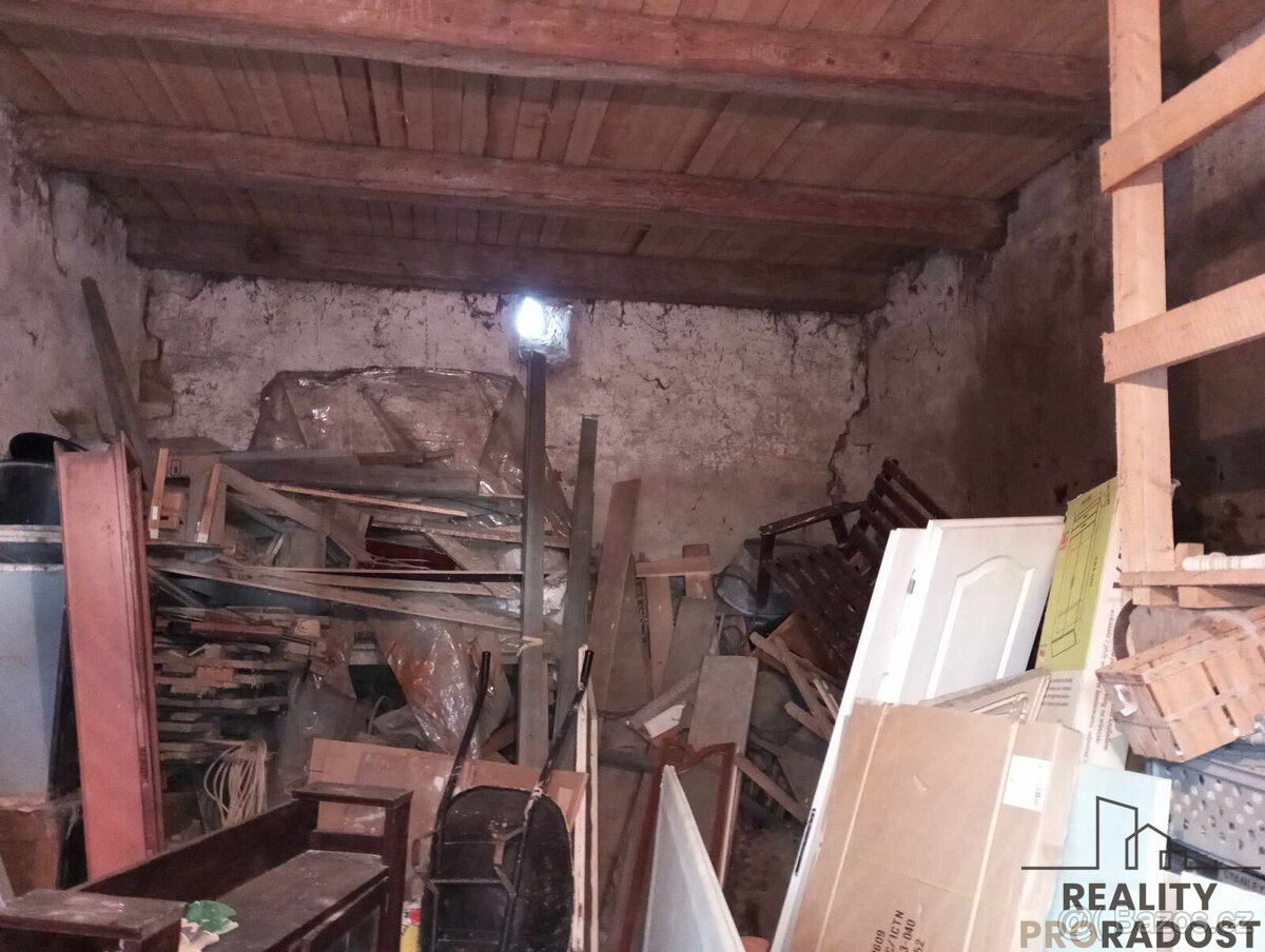 Prodej chalupy 2+1 se dvorem a stodolou v Maňovicích, RD 2+ - 14