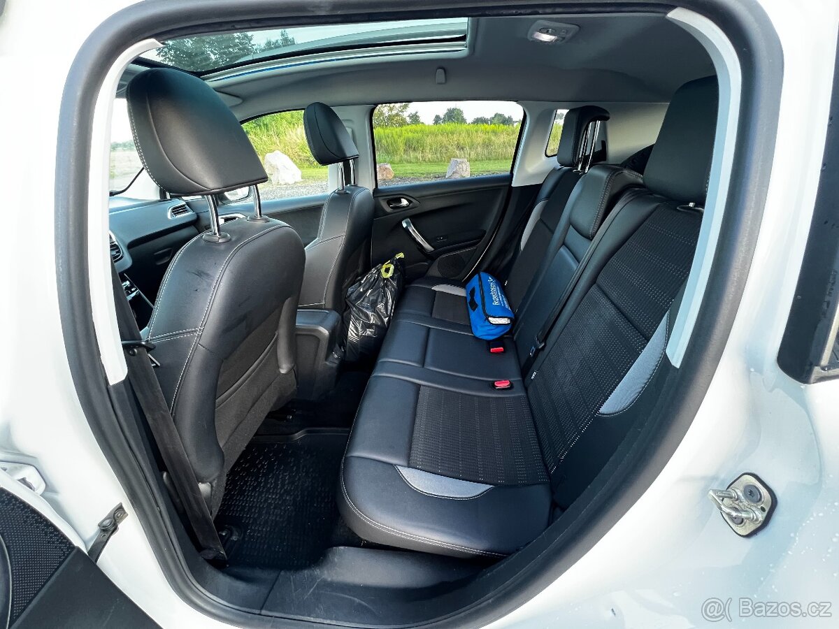 Peugeot 2008, 1,6 HDi 84 kW ALLURE PANO,NAVI - 14