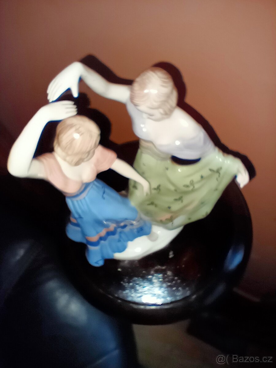 Tančící dívky. ROYAL DUX- ART-DECO sig. ELLY STROBACH - 14