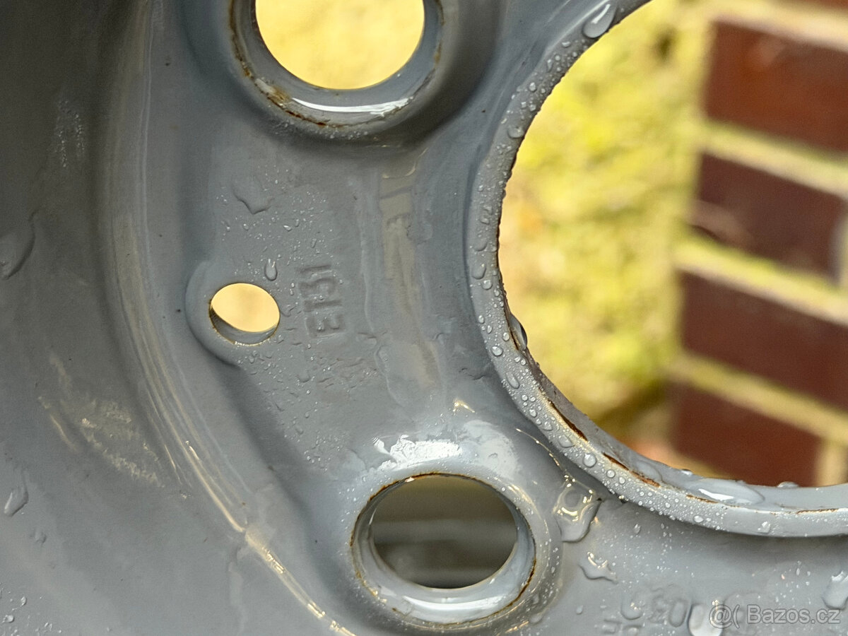 Sada pneu 205/55/16, cena za sadu 3000,- Kč - 14