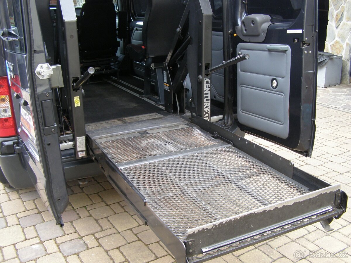 Transit MINIBUS uprava pro vozickare 1 majitel - 14