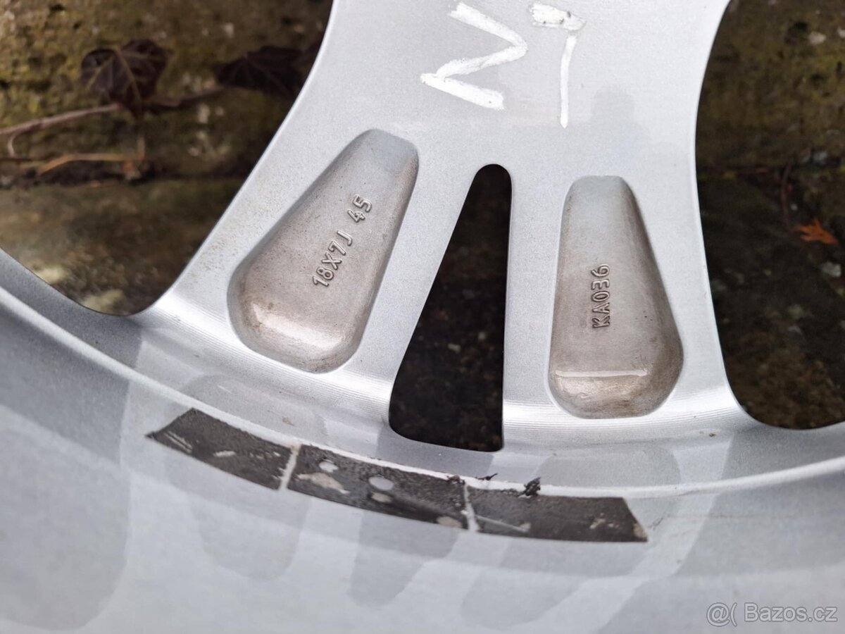 kola Mazda CX-30 - 14