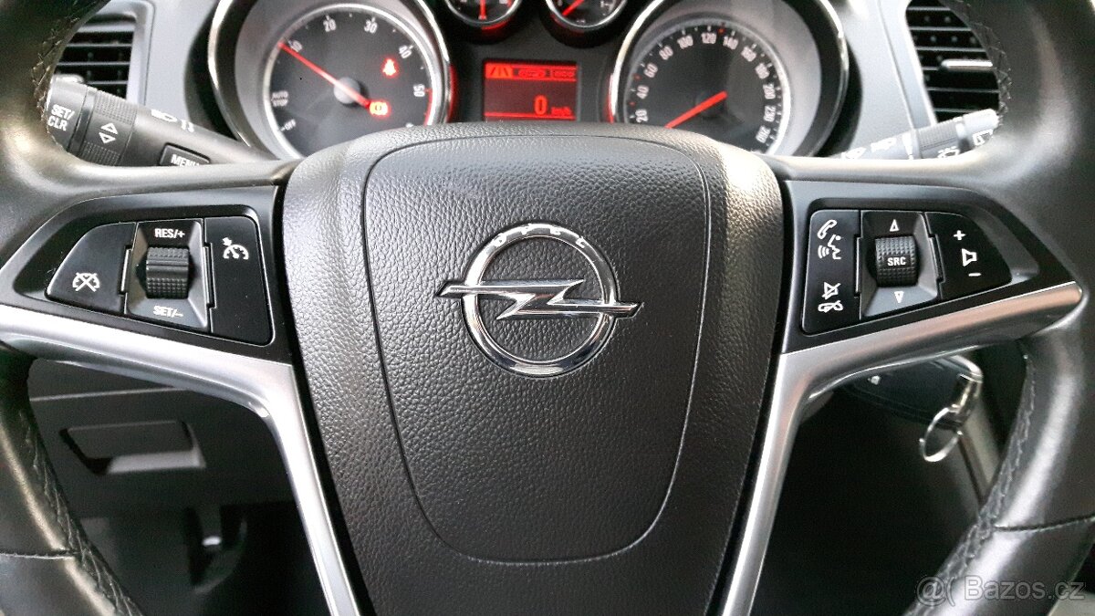 Opel Insignia 2.0 CDTI r. 2013, Tempomat, Auto. klimatizace - 14