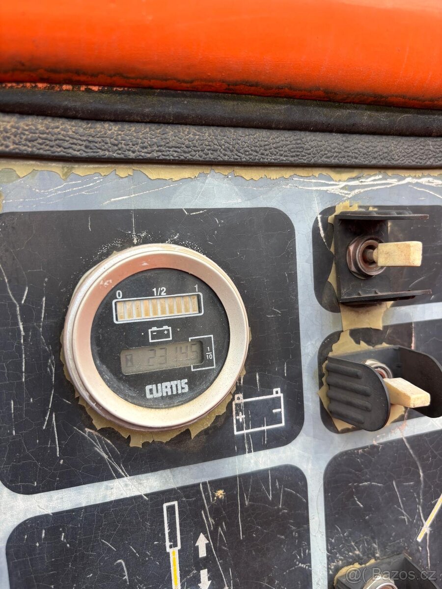 Elektrická kloubová pracovní plošina JLG 45Electric - 14