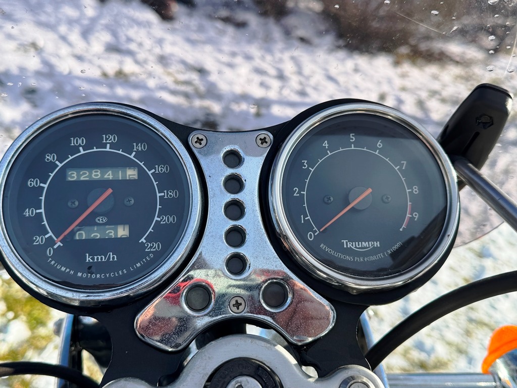 Triumph Thunderbird 900, manuál, serviska, brašny - 14