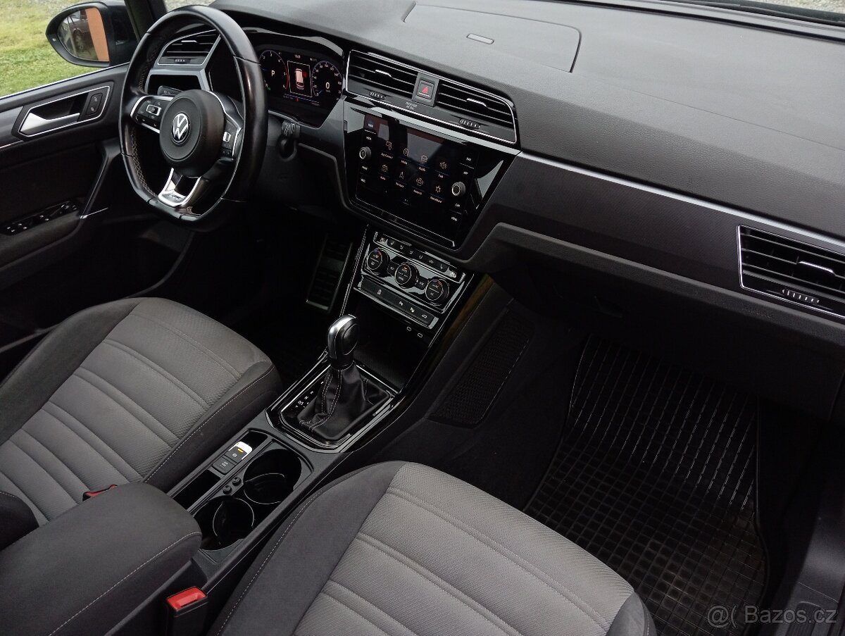 Volkswagen Touran R-Line, 7 místný DSG - 14