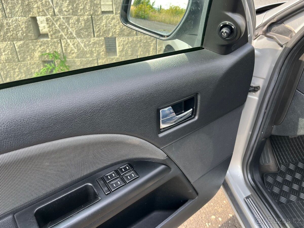 Ford Mondeo 1,8i 92KW VYHŘÍVANÉ PŘEDNÍ OKNO - 14