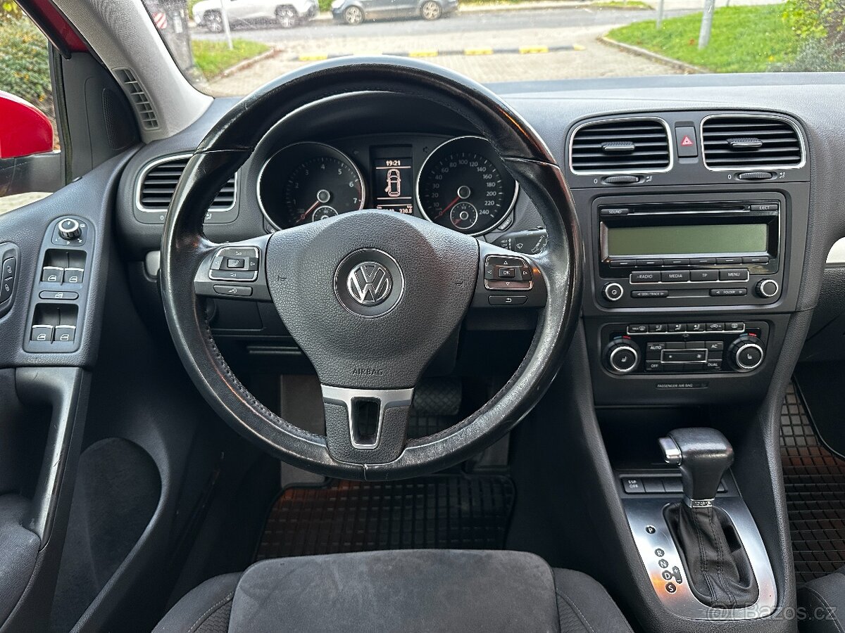 Volkswagen Golf 1.4 TSI 118kW DSG Highline ALU R17 Alcantara - 14