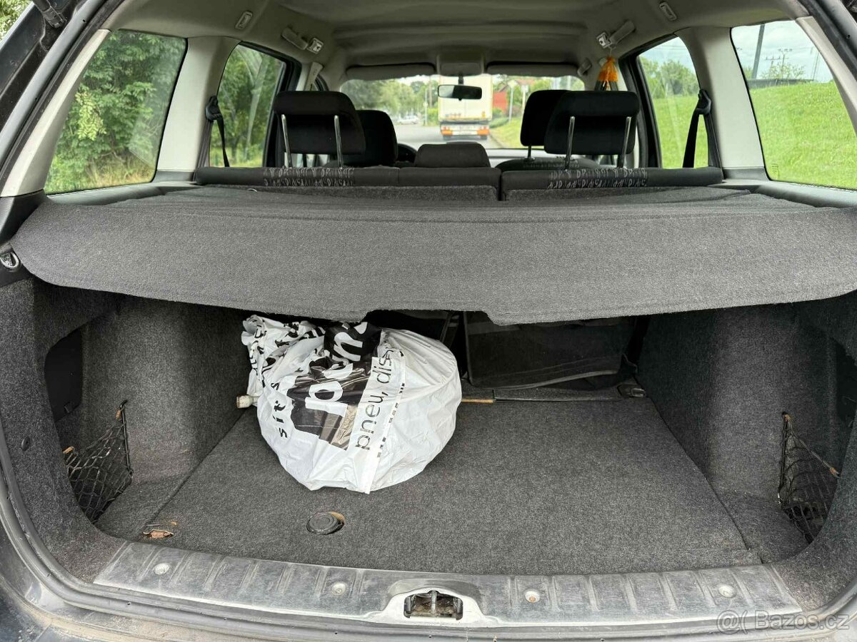 Peugeot 307 r.v. 2004 2.0HDi 66kw klima tažné - 14