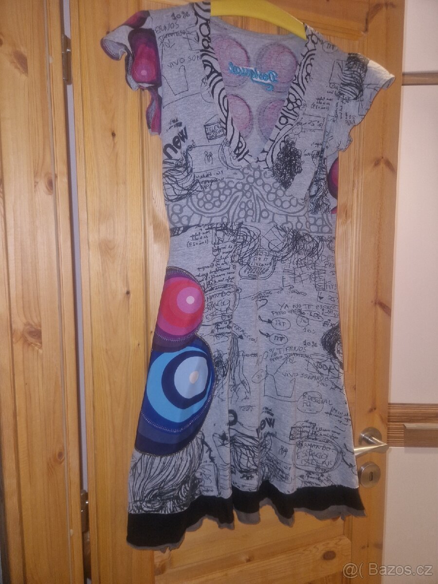 Desigual dámské značkové šaty šedé sexy s výstřihem vel S - 14