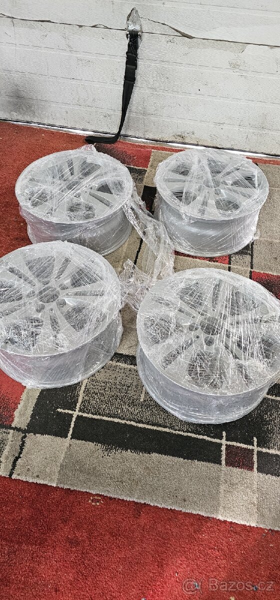 Alu kola + pneu originál Mercedes R17 - 14