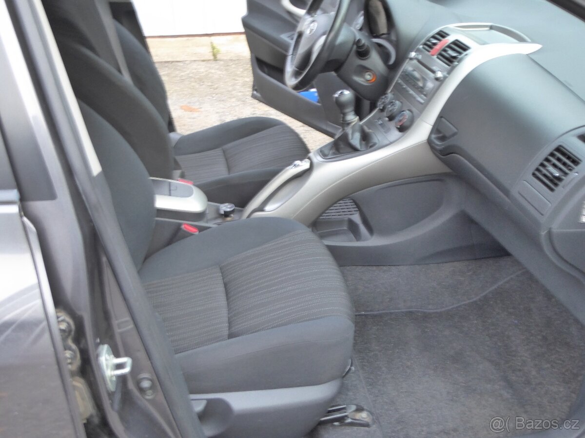 Toyota Auris 1,4 D-4D - 14