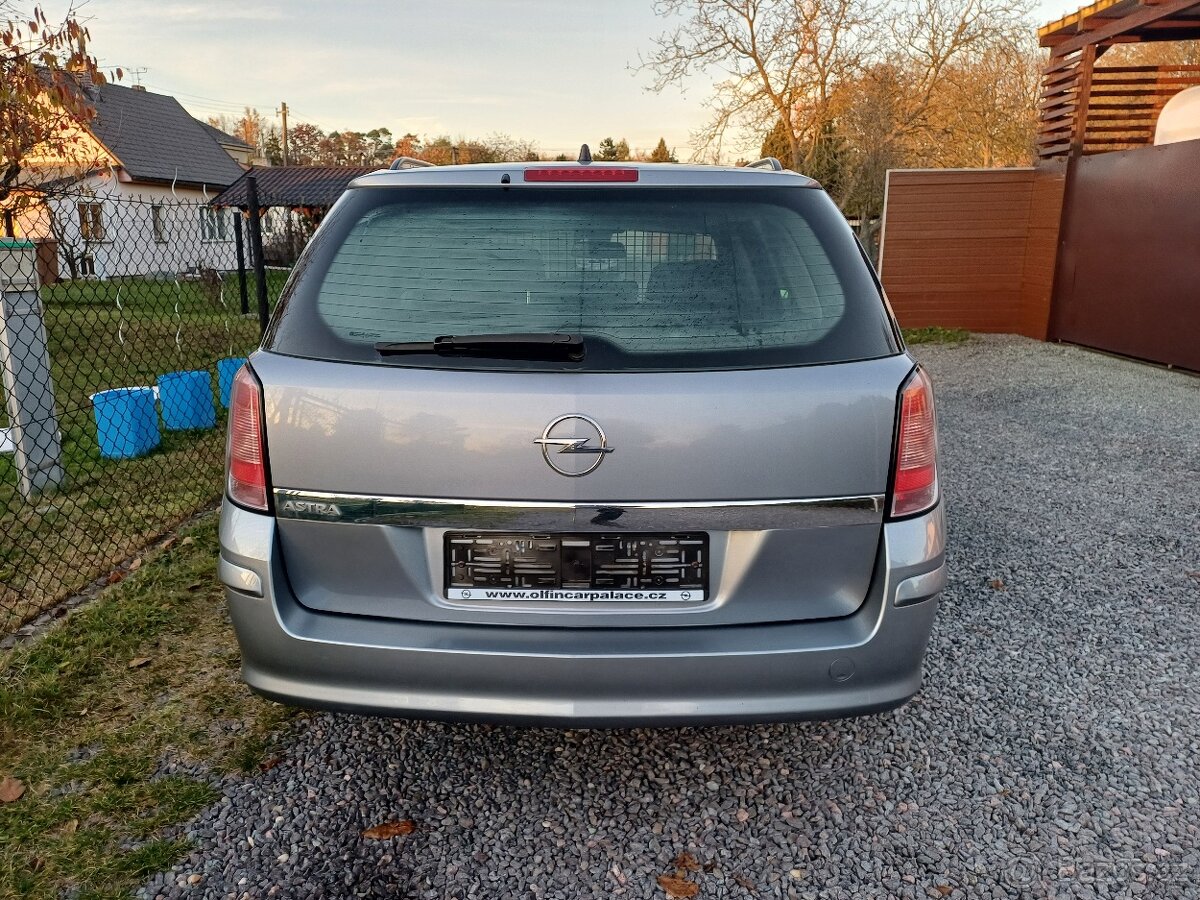 Benzínová Opel Astra 1.8 ..16V Tempomat - 14