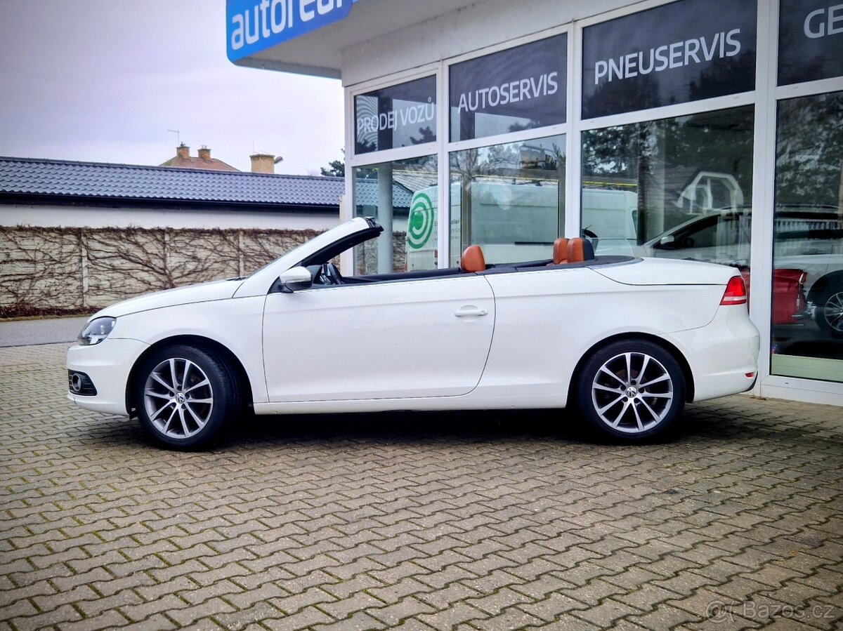 Volkswagen Eos, 1,4i 90kW manual top interiér - 14