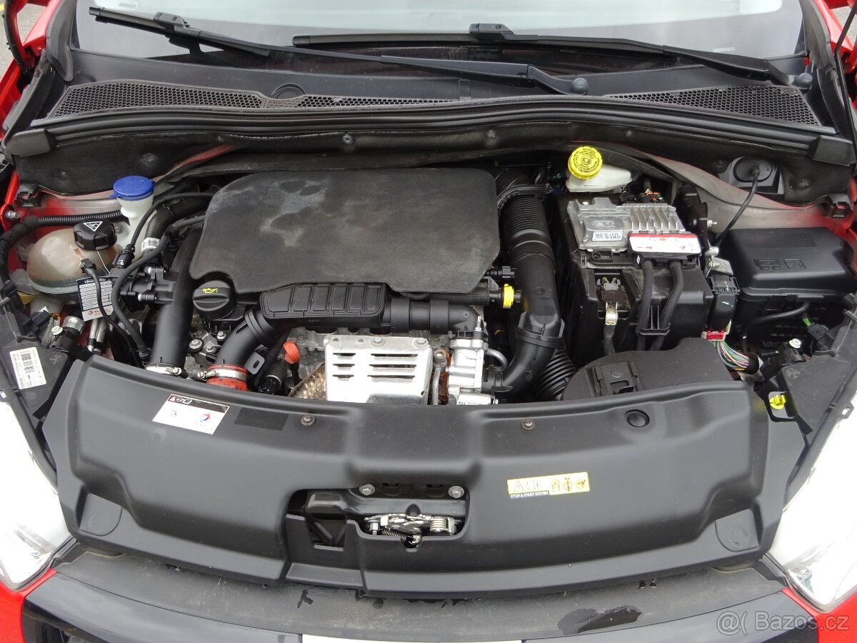 PEUGEOT 208 1,2 PURETECH,GARANCE KM - 14