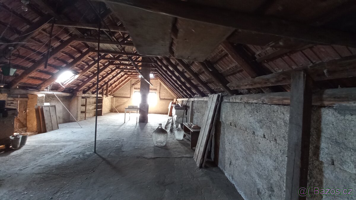 Prodej zemědělská usedlost blízko Prahy rodinnýdům - 14
