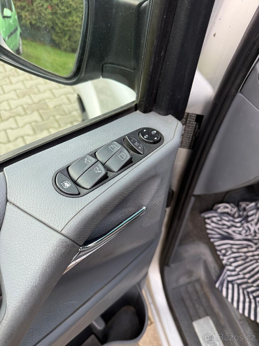 Mercedes-Benz Viano 3.0 CDI Long, V6, r. v. 2010 – 8 míst - 14