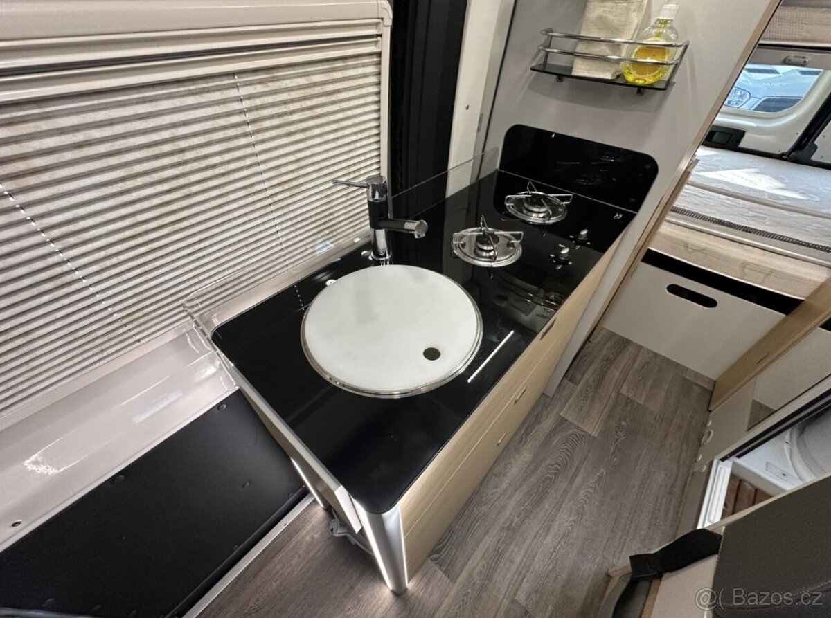 KARMANN-MOBIL DEXTER 581 - TOP STAV - 14