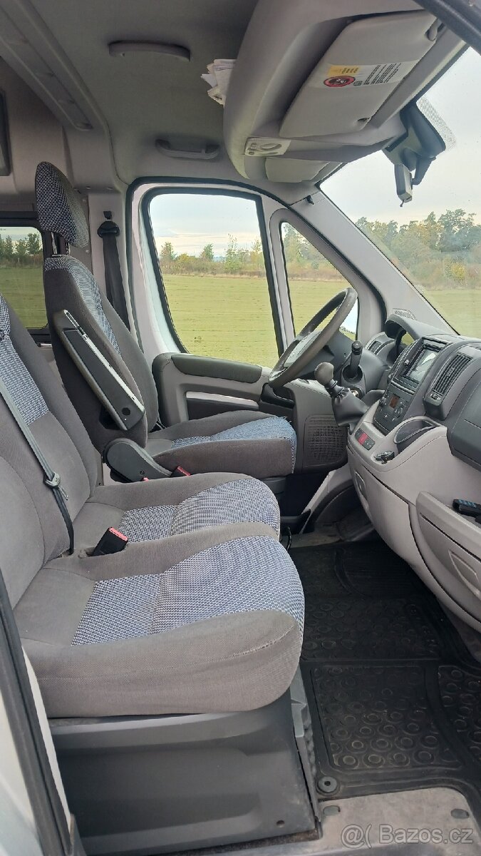 Peugeot Boxer 3.0, 9 míst, webasto
- 14