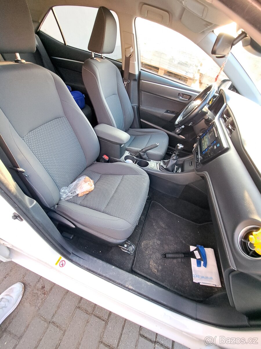 Toyota Corolla 1.6 97kw - 14