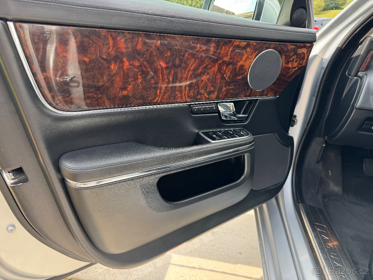 JAGUAR XJ 3.0 D - 14