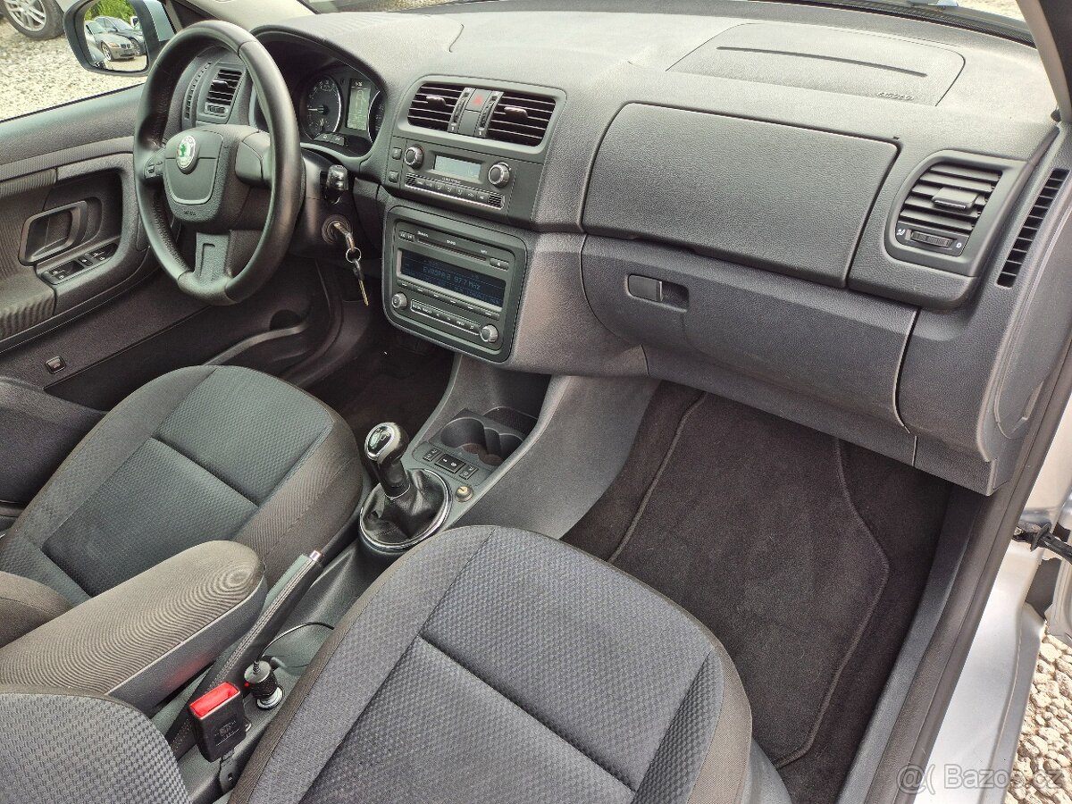 Škoda Fabia II,1.6TDi,77KW,ELEG.KLIMA,VÝHŘEV,KAMERA,ČR,2011 - 14