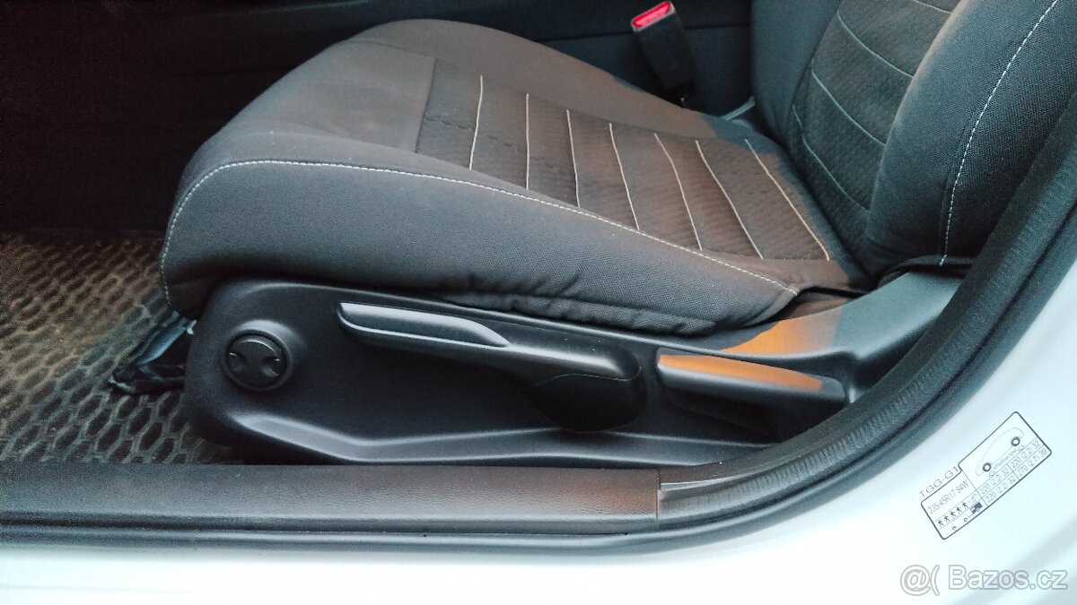 Prodám Honda Civic,, výbava Elegance, 2021 - 14