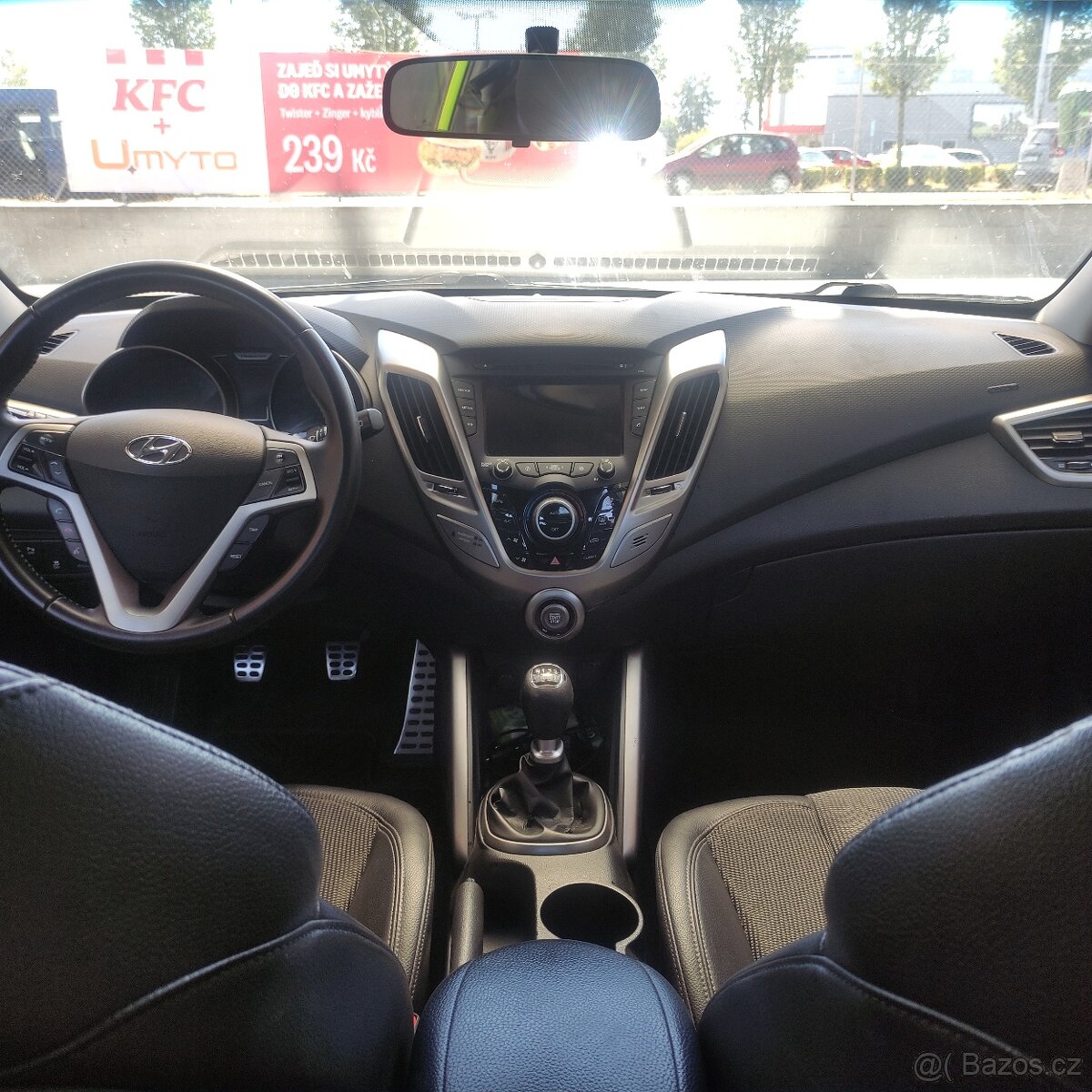 Hyundai Veloster 1.6 103kw benzín - 14