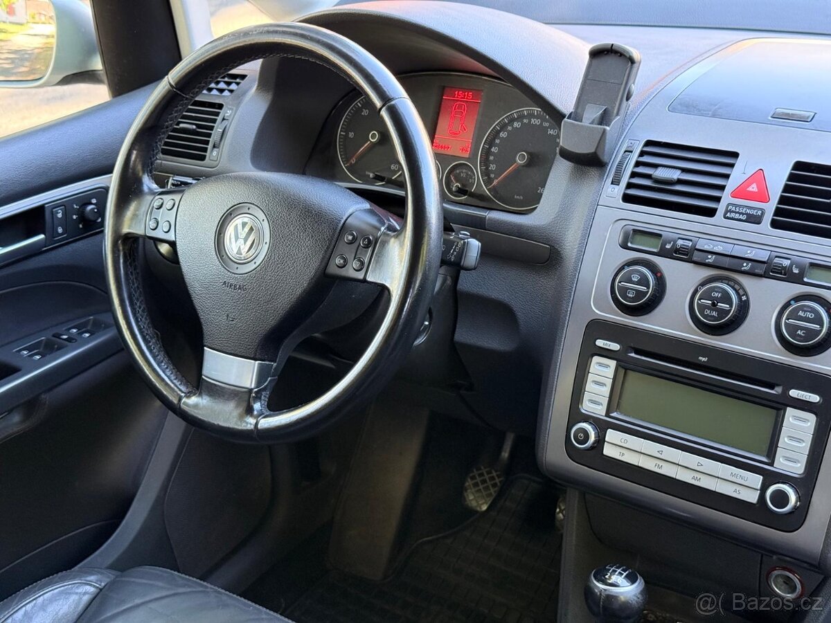 VOLKSWAGEN TOURAN Cross - 14