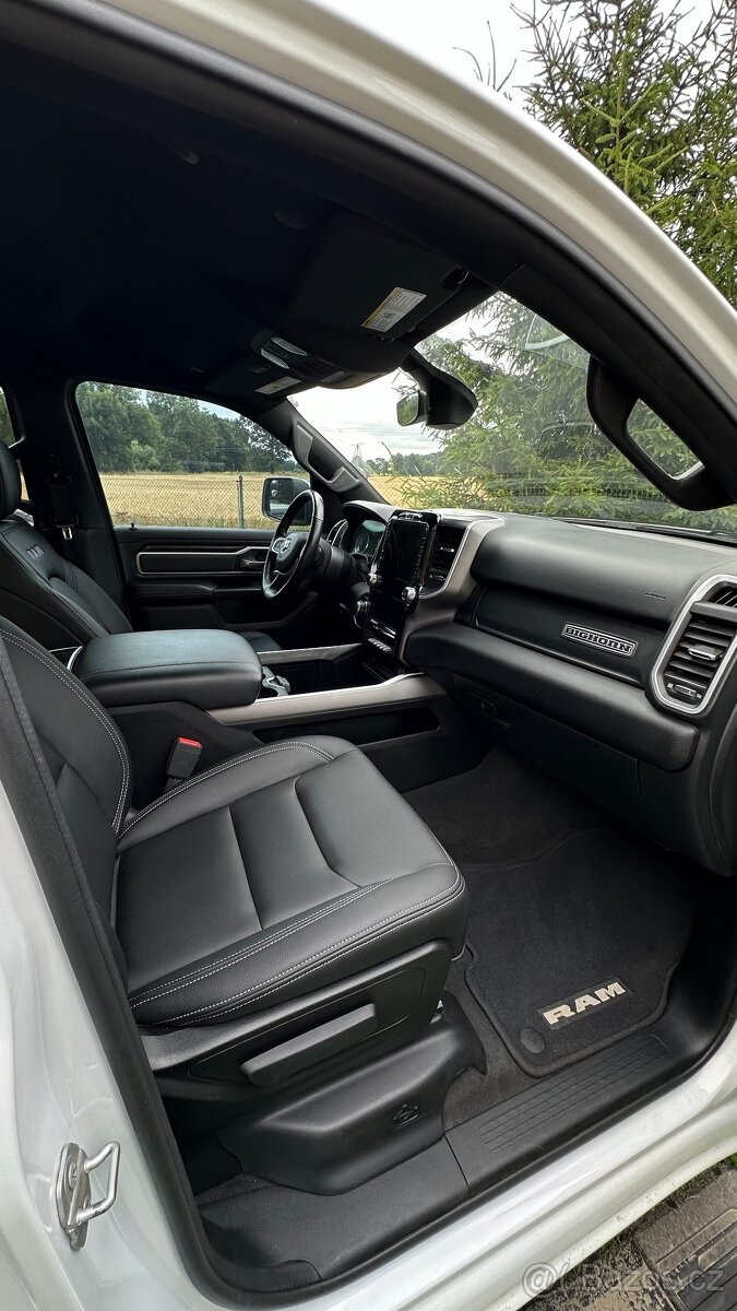 RAM 1500 5.7 HEMI NIGHT PAKIET LED ALPINE - 14