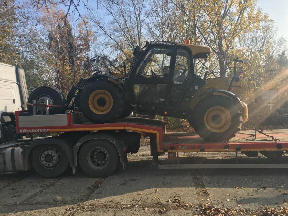 Teleskopický manipulátor Caterpillar CAT TH407C len 1106 mth - 14