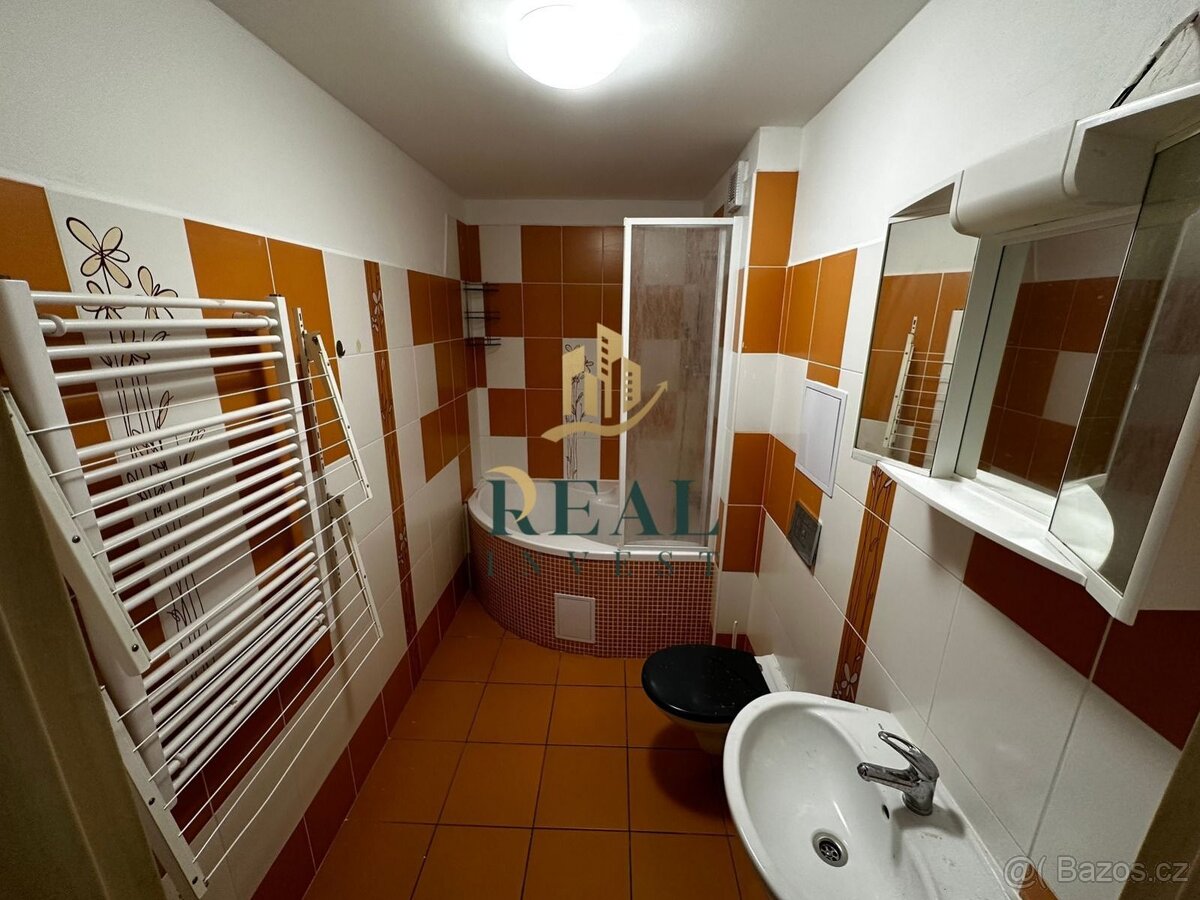 Prodej, rodinný dům, centrum Jirkova - 14