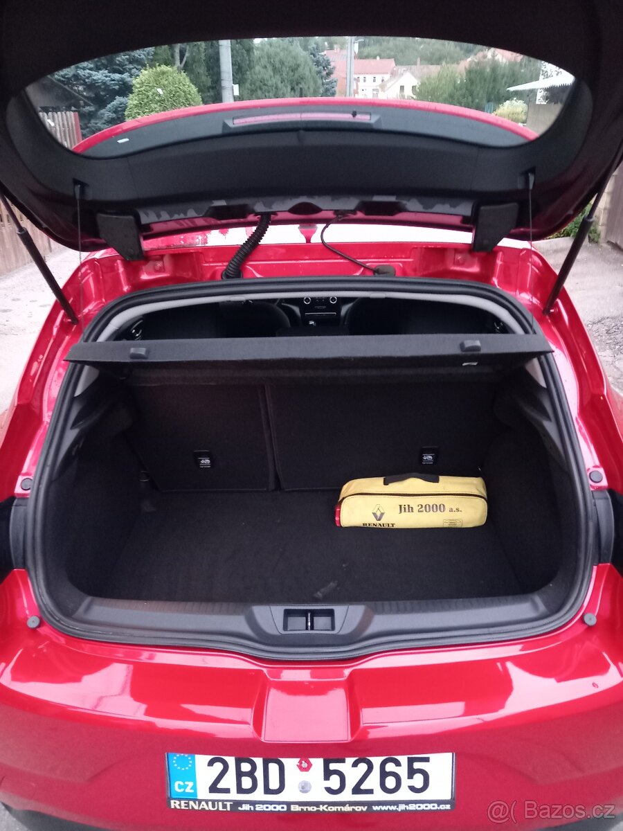 Renault Megane 1.3 75KW rok 2019 14700km - 14