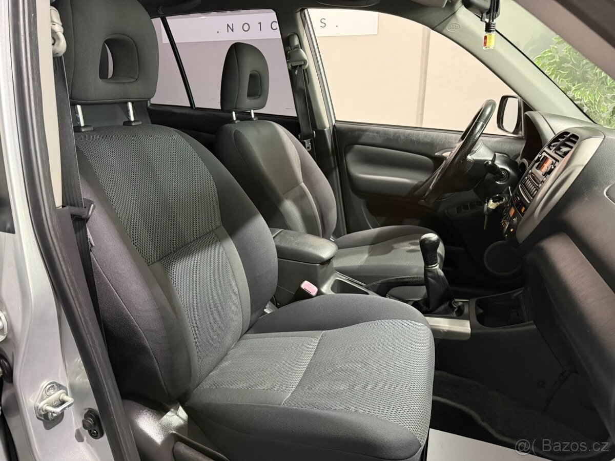 Toyota Rav4 2,0 i EDICE SOL 4x4 TAŽNÉ STK 12/2027 - 14