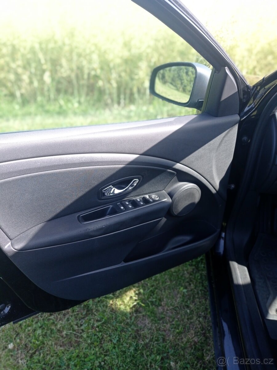 Renault MEGANE III 1,6 - 14