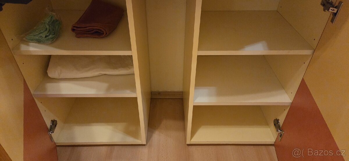 Předsiň - šatní skříň, botníky, skříňky - 14