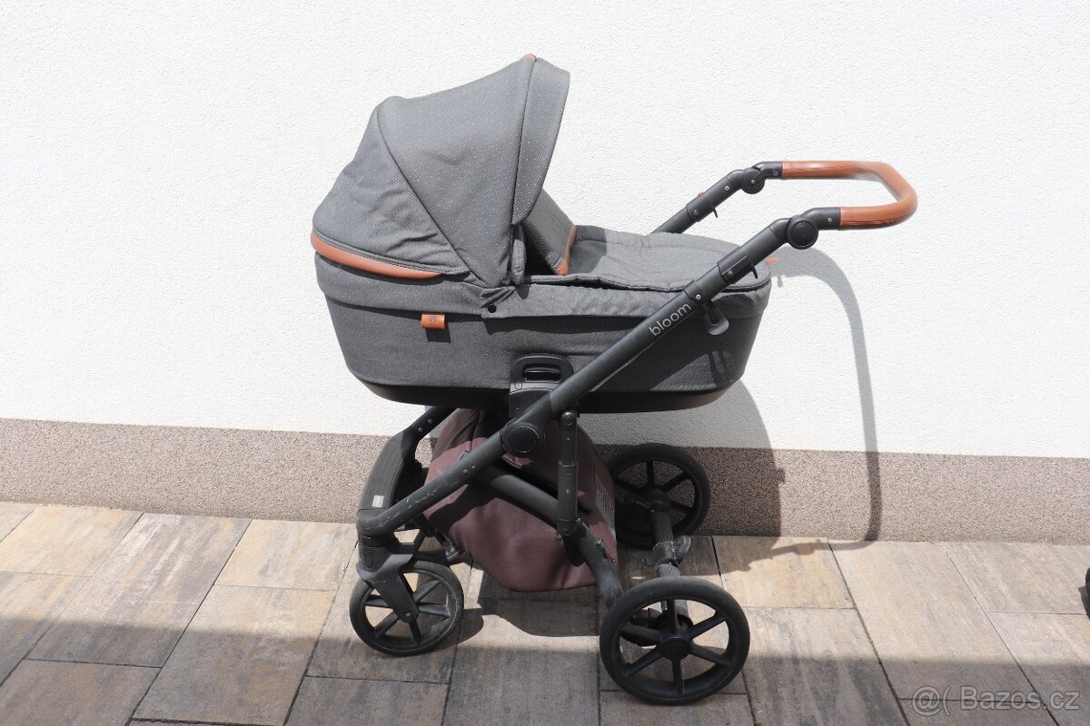 Kombinovaný kočárek Roan Bloom - 14