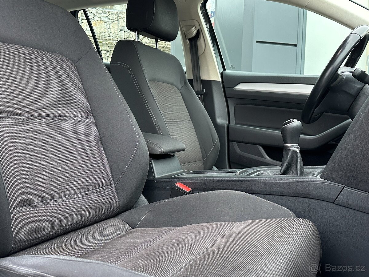 Volkswagen Passat 2018 - 14