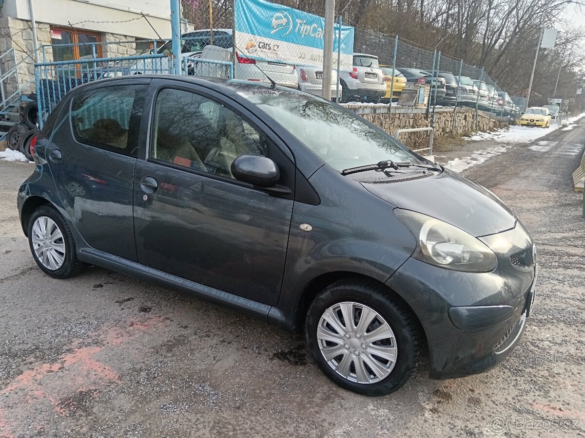 toyota aygo - 14