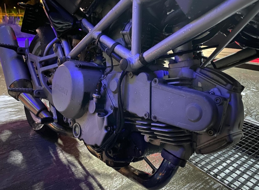 Ducati monster 600 - 14