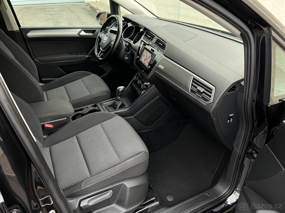 VW Touran 2.0 TDI DSG 7 míst - 14