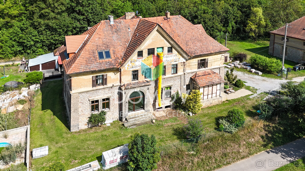 Prostorný byt 4+kk s vlastní zahradou v oblíbené obci Srbsko - 14