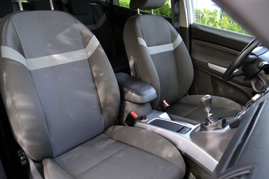 Ford Kuga 2.0 TDCi 103kW Champions Edition 4x4 - 14