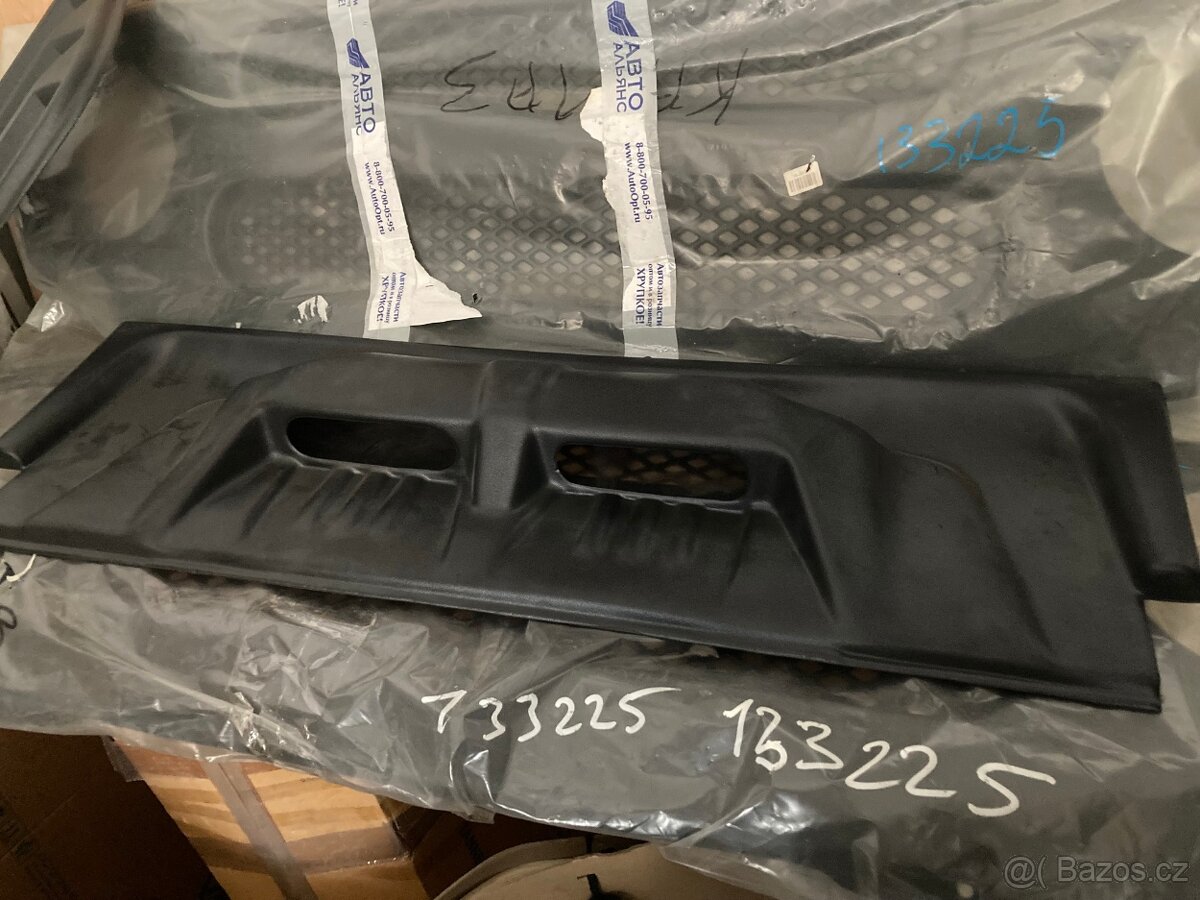 Uaz 469 zadný blatník - opravnú časť predám - 14