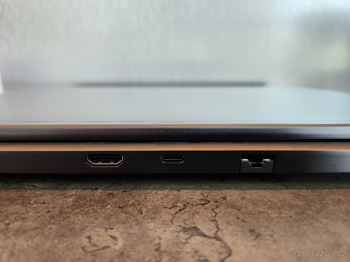 Prodám notebook XMG EVO 15 (M24) AMD Ryzen 7 - Win 11 Pro - 14