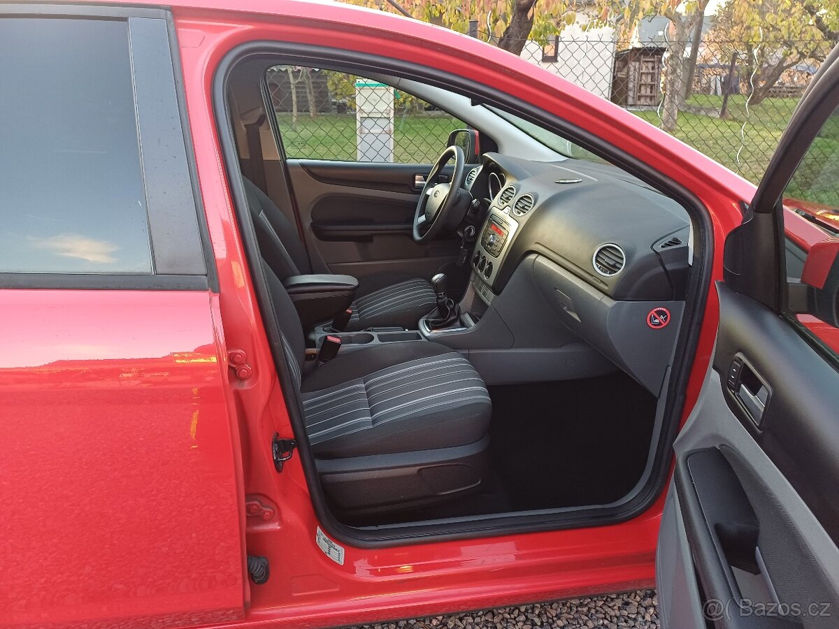 74195km Ford Focus 1.6 16V Tempomat - 14